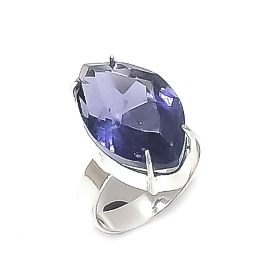 Ювелирное кольцо из серебра 925 пробы с аметистом, размер 9
Ювелирное кольцо из серебра 925 пробы с аметистом, размер 9