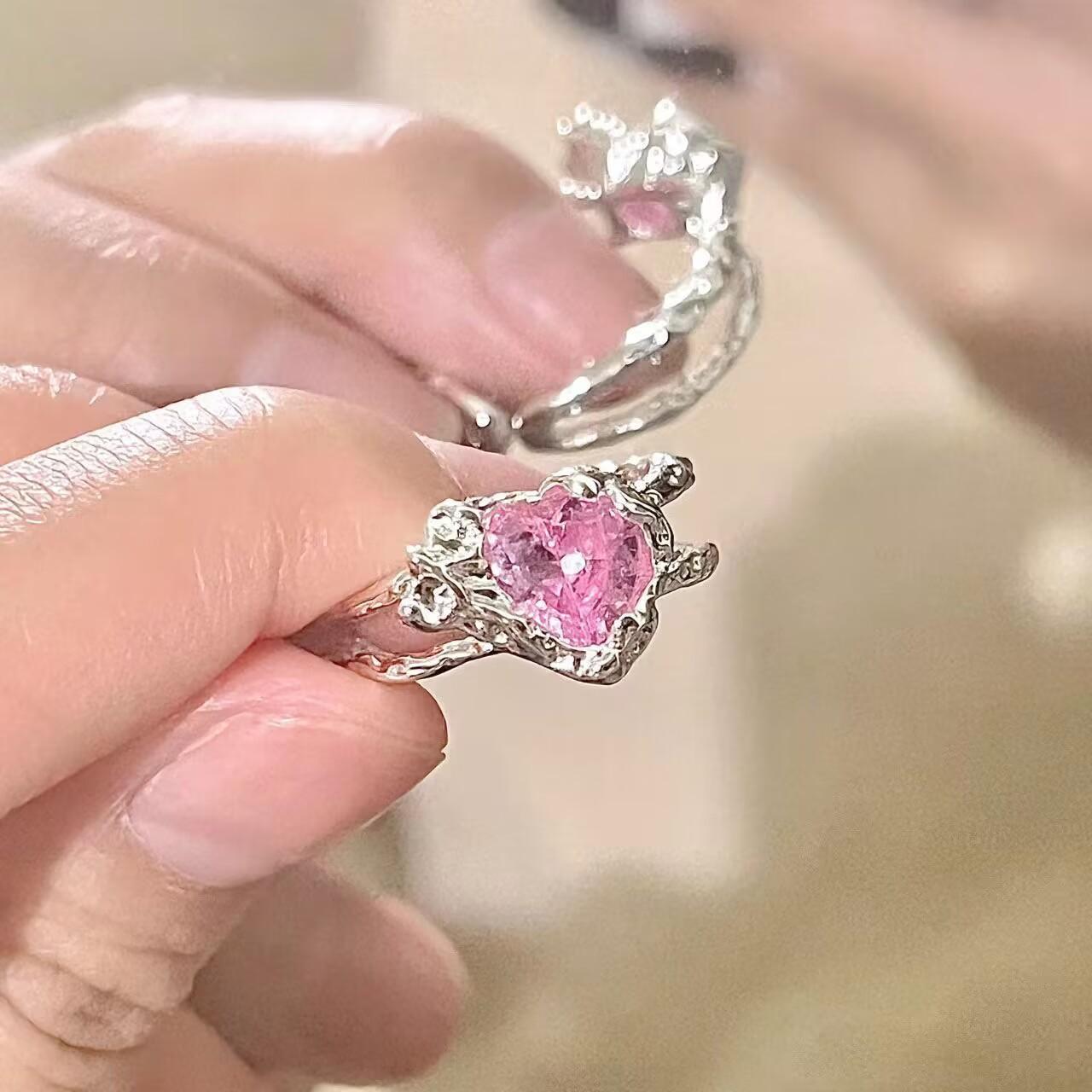 Pink love ring women s 2025 new high-value ins trendy sweet and cool babes niche open ring
Pink love ring women s 2025 new high-value ins trendy sweet and cool babes niche open ring