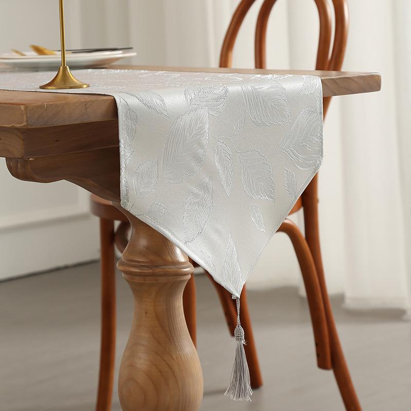 New Light Luxury Retro High-End Waterproof Table Runner & Dustproof Placemat 35x120 cm
New Light Luxury Retro High-End Waterproof Table Runner & Dustproof Placemat 35x120 cm