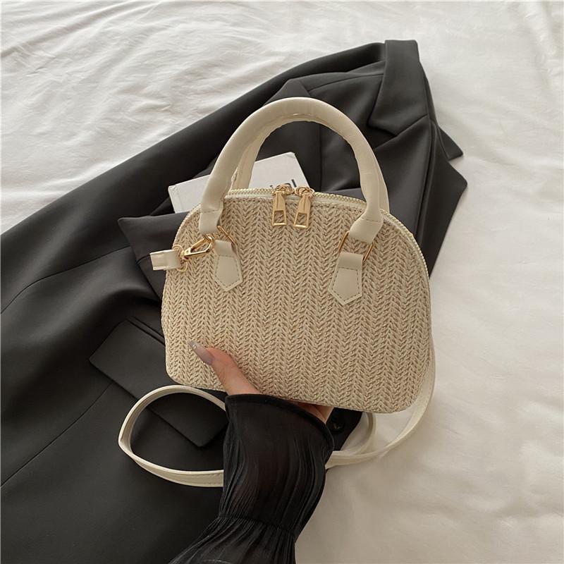 2025 trendy new fashion simple design popular solid color foreign style casual shoulder crossbody portable small square bag
2025 trendy new fashion simple design popular solid color foreign style casual shoulder crossbody portable small square bag