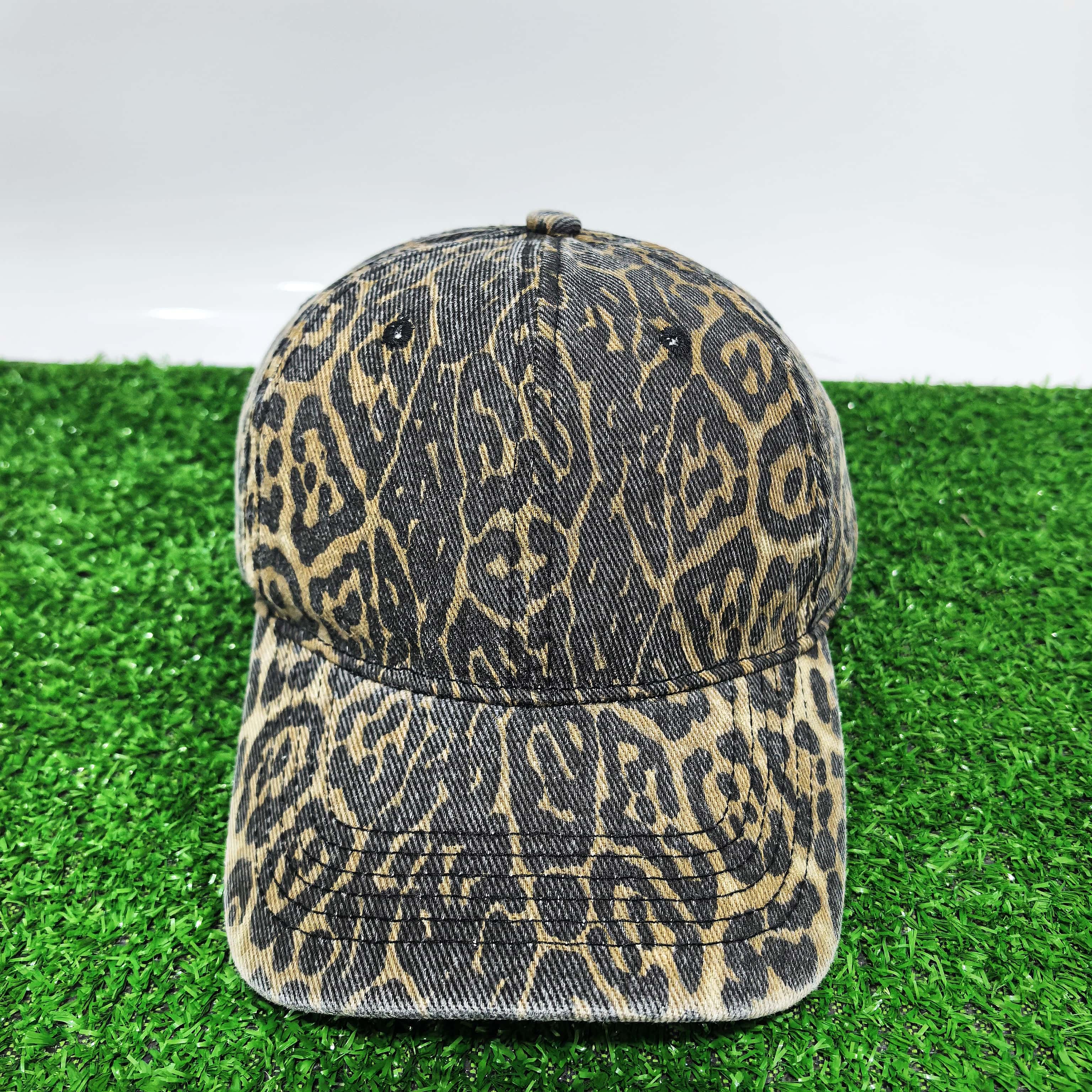Hot Sale Leopard Print Snapback Cap Unisex Fashion Animal Print Baseball Hat Adjustable Casual Dad Cap for All Seasons Adjustable
Hot Sale Leopard Print Snapback Cap Unisex Fashion Animal Print Baseball Hat Adjustable Casual Dad Cap for All Seasons Adjustable