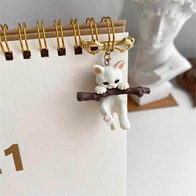 3D милая брошь в виде кошки, собаки, животного, броши с белым котом, держащая ветку, кошка, брошь в объятиях дерева, трехмерная булавка для лацкана, украшение для сумки as the picture
3D милая брошь в виде кошки, собаки, животного, броши с белым котом, держащая ветку, кошка, брошь в объятиях дерева, трехмерная булавка для лацкана, украшение для сумки as the picture