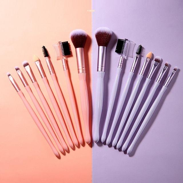 Jesireca - Set of 7: Makeup Brush Set Of 7 - Random Color
Jesireca - Set of 7: Makeup Brush Set Of 7 - Random Color