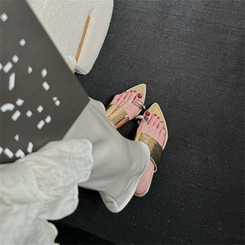 Retro toe slippers women s summer wear new pointed niche one-word drag toe metal buckle sandals 35
Retro toe slippers women s summer wear new pointed niche one-word drag toe metal buckle sandals 35