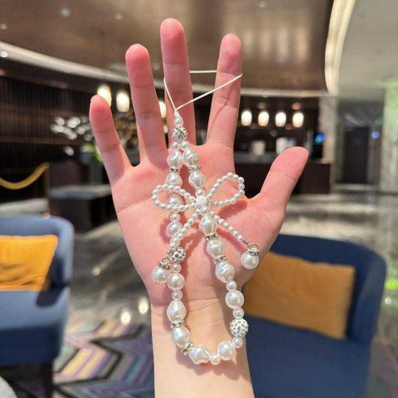 Tiktok Hot Sale Super Lightning Plated Imitation Pearl New Hanging Accessories Versatile Anti Fall Chain Shaped Mobile Phone Fashion
Tiktok Hot Sale Super Lightning Plated Imitation Pearl New Hanging Accessories Versatile Anti Fall Chain Shaped Mobile Phone Fashion