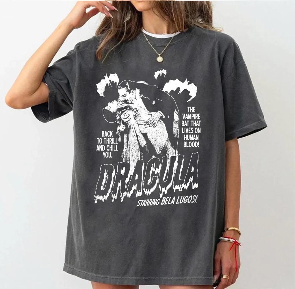 Bela Lugosi Dracula with Bats Graphic Tshirt Retro Horror Movie Shirt Vintage Halloween Friends Group Matching Trick Treat Tee 4XL
Bela Lugosi Dracula with Bats Graphic Tshirt Retro Horror Movie Shirt Vintage Halloween Friends Group Matching Trick Treat Tee 4XL