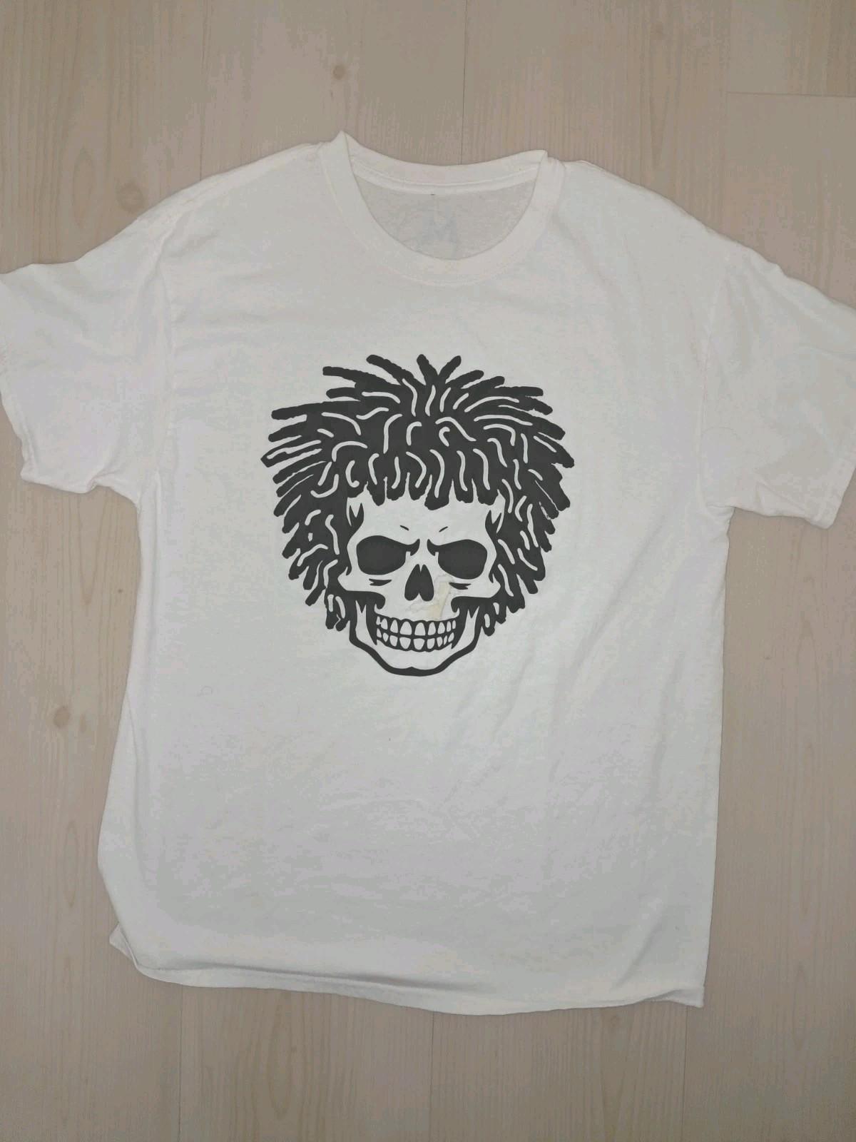 MP White Cotton Men s Skull Graphic Print Short Sleeve Crew Neck T-Shirt S разноцветный
MP White Cotton Men s Skull Graphic Print Short Sleeve Crew Neck T-Shirt S разноцветный