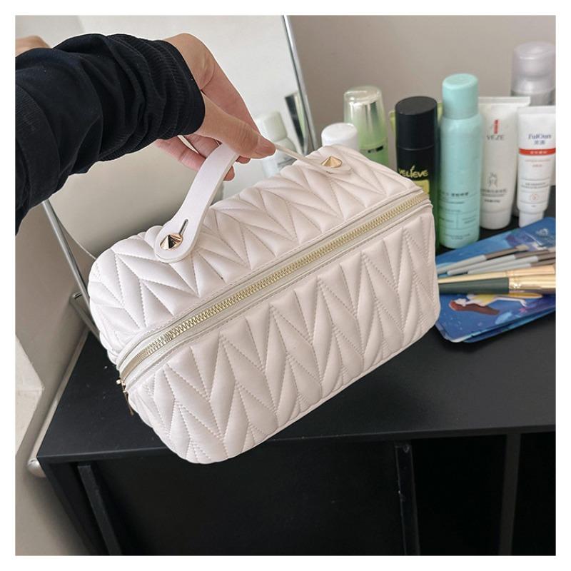 ravel cosmetic bag orean version large capacity fashion high value versatile fashion handbag cosmetics storage bag
ravel cosmetic bag orean version large capacity fashion high value versatile fashion handbag cosmetics storage bag