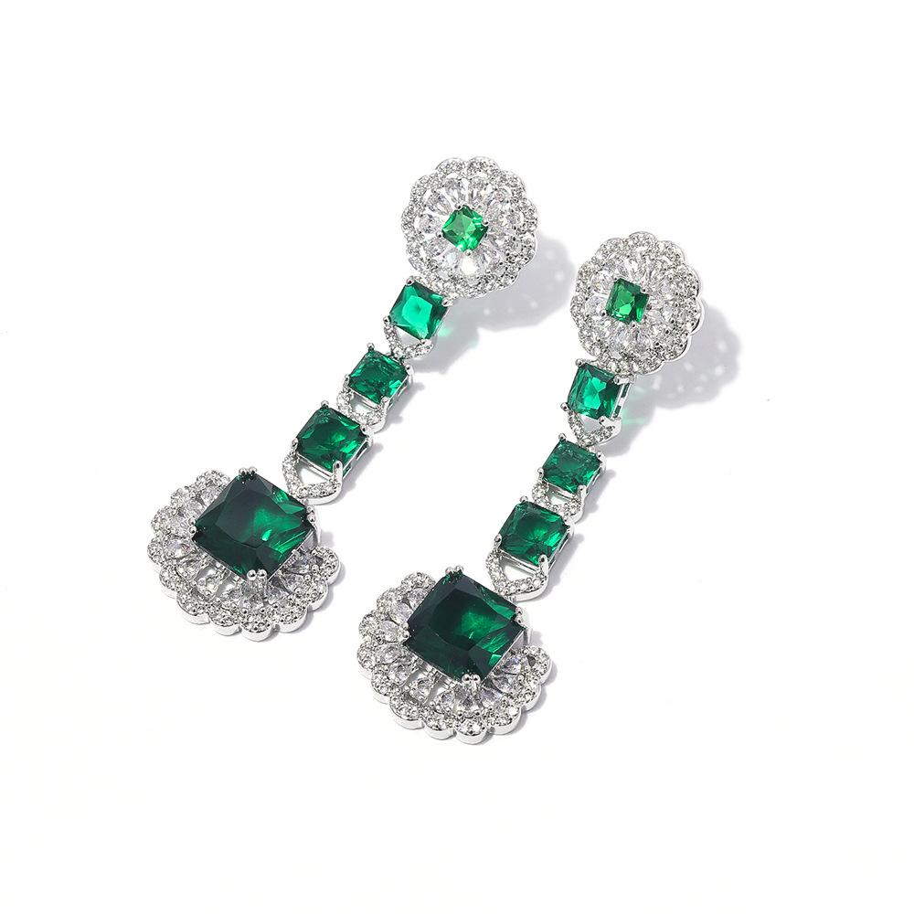 Модные квадратные серьги Banquet из циркония с бахромой, темпераментные геометрические серьги-звезды Length 5.5 cm зелёный
Модные квадратные серьги Banquet из циркония с бахромой, темпераментные геометрические серьги-звезды Length 5.5 cm зелёный