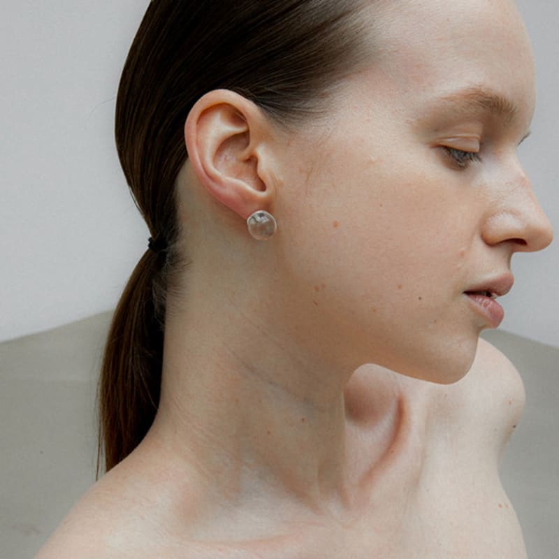 MIDNIGHT MOMENT bubble post earring SILVER
MIDNIGHT MOMENT bubble post earring SILVER