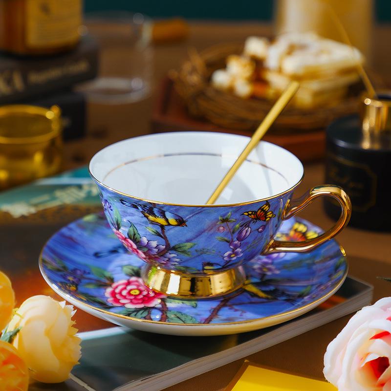 Винтажный набор из английского костяного фарфора - керамическая кофейная чашка с блюдцем, подарок для послеобеденного чая и свадеб 220ml
Винтажный набор из английского костяного фарфора - керамическая кофейная чашка с блюдцем, подарок для послеобеденного чая и свадеб 220ml