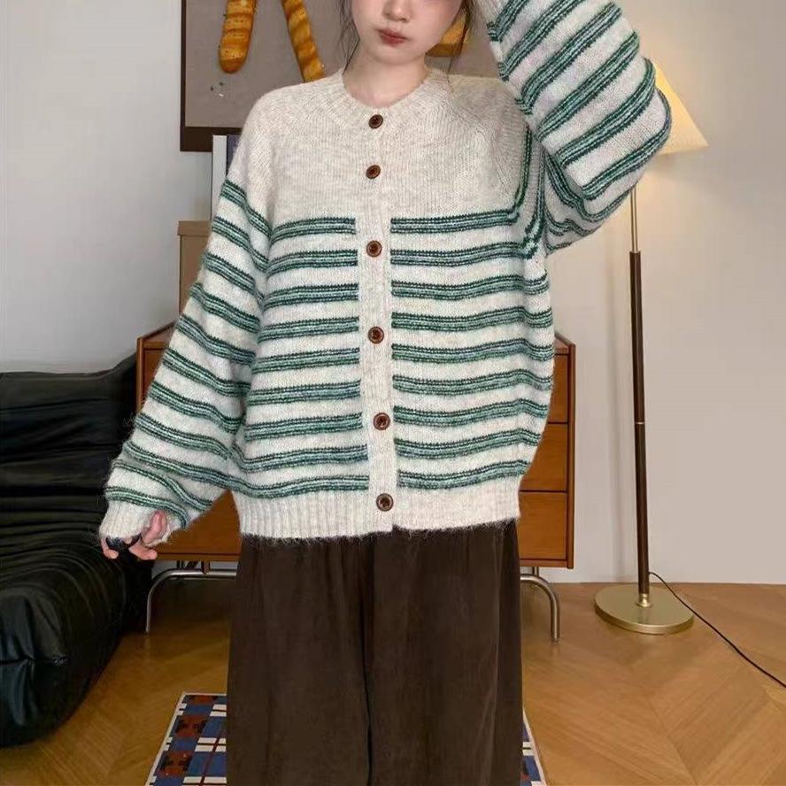 Soft & Cozy Retro Striped Toggle Button Knit Cardigan for Women - Autumn/Winter 2025 Collection One Size абрикосовий
Soft & Cozy Retro Striped Toggle Button Knit Cardigan for Women - Autumn/Winter 2025 Collection One Size абрикосовий