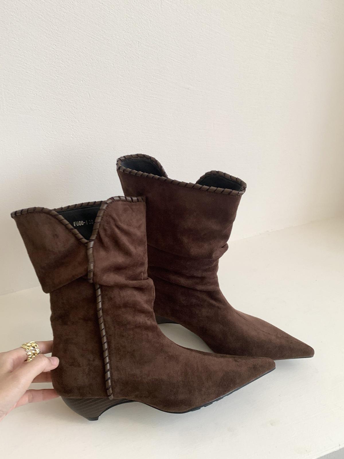 Vintage pointed pleated western cowboy boots women s V-mouth thin stacking boots women s suede thick heel short boots 42 коричневий
Vintage pointed pleated western cowboy boots women s V-mouth thin stacking boots women s suede thick heel short boots 42 коричневий