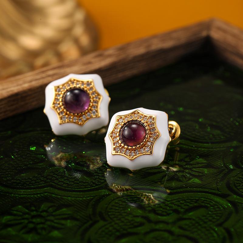 Ювелирные изделия Новая мода Женские роскошные серьги Дизайн цветка Романтичные и элегантные Фиолетовые Повседневные аксессуары
Ювелирные изделия Новая мода Женские роскошные серьги Дизайн цветка Романтичные и элегантные Фиолетовые Повседневные аксессуары