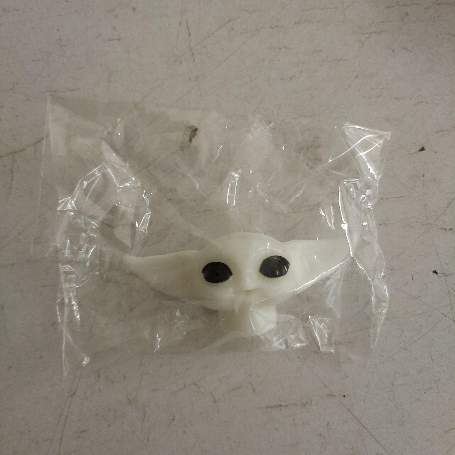 Baby Yoda Cute Toothpaste Squeezer Prank Toy
Baby Yoda Cute Toothpaste Squeezer Prank Toy
