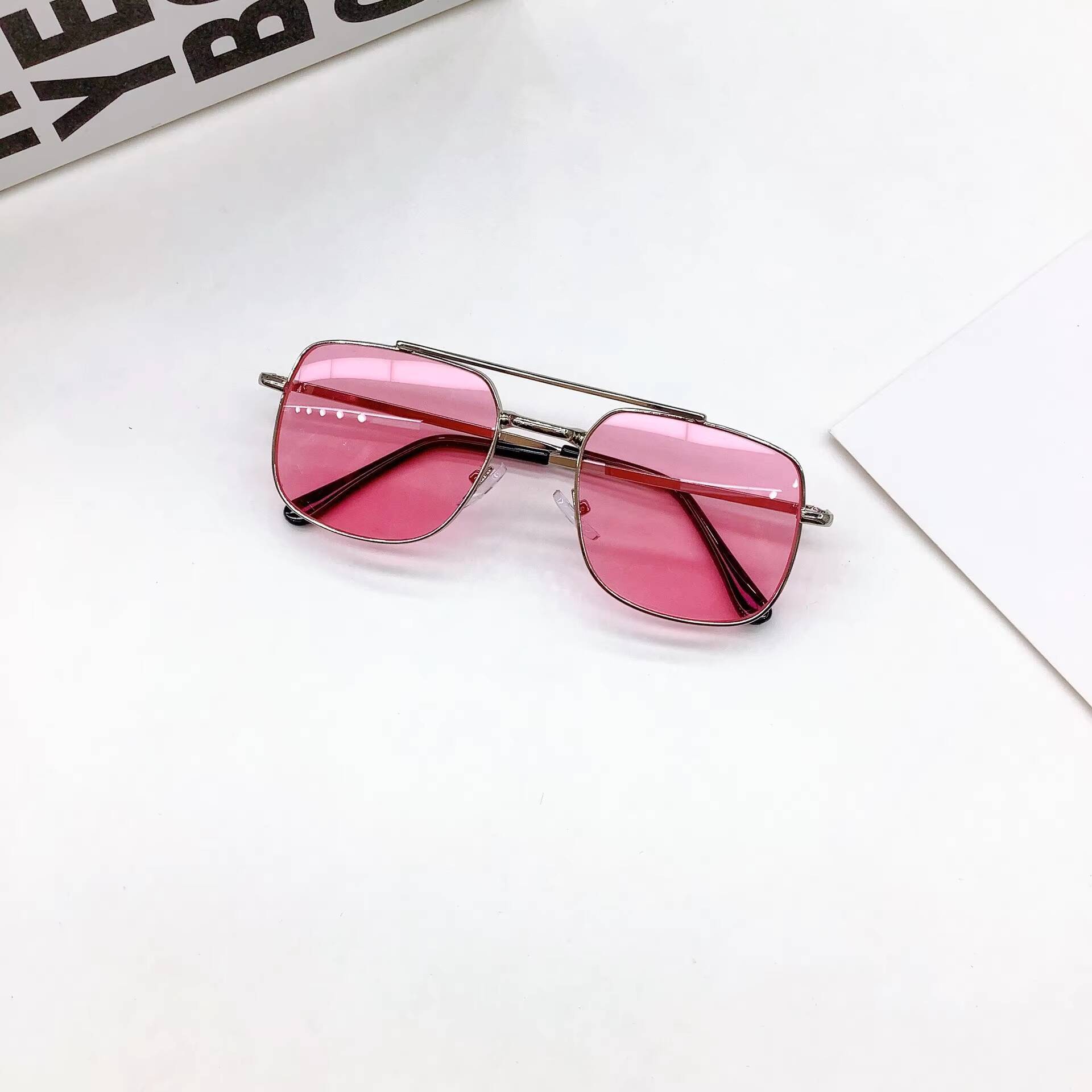 2026 New Summer Sunshade Sunscreen Travel UV400 Protection Children s Sunglasses Fashion Boys And Girls Glasses розовый
2026 New Summer Sunshade Sunscreen Travel UV400 Protection Children s Sunglasses Fashion Boys And Girls Glasses розовый