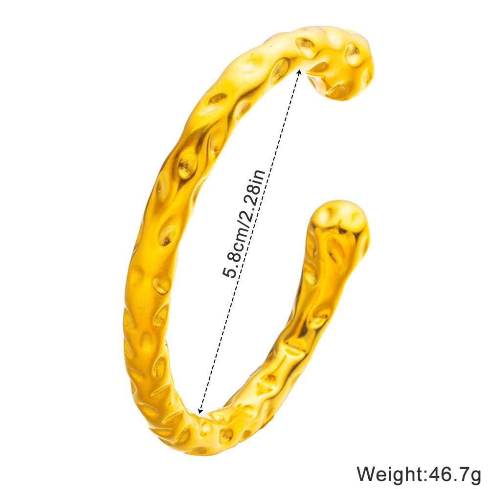 Модный нерегулярный браслет в форме буквы С, высококачественный браслет с узором «молоток» для женщин золотой
Модный нерегулярный браслет в форме буквы С, высококачественный браслет с узором «молоток» для женщин золотой