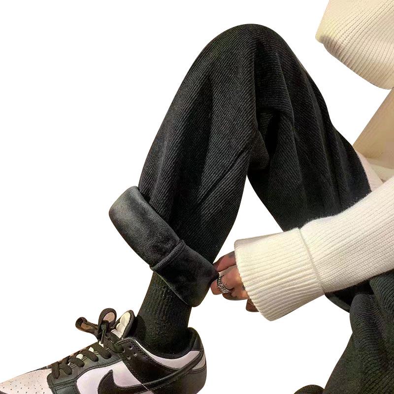 Мужские широкие брюки из плюшевого вельвета — повседневный свободный крой на осень/зиму с удобной драпировкой в стиле ретро. L
Мужские широкие брюки из плюшевого вельвета — повседневный свободный крой на осень/зиму с удобной драпировкой в стиле ретро. L