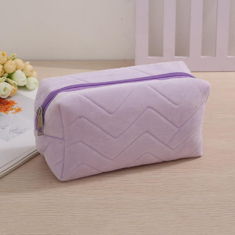 Large-Capacity Stylish Velvet Pillowcase/Makeup Bag/Storage Bag/Convenient Travel Toiletry Bag фіолетовий
Large-Capacity Stylish Velvet Pillowcase/Makeup Bag/Storage Bag/Convenient Travel Toiletry Bag фіолетовий