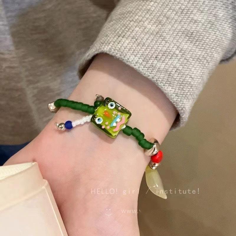 Летний милый мультяшный робот цветной браслет из бусин
Летний милый мультяшный робот цветной браслет из бусин