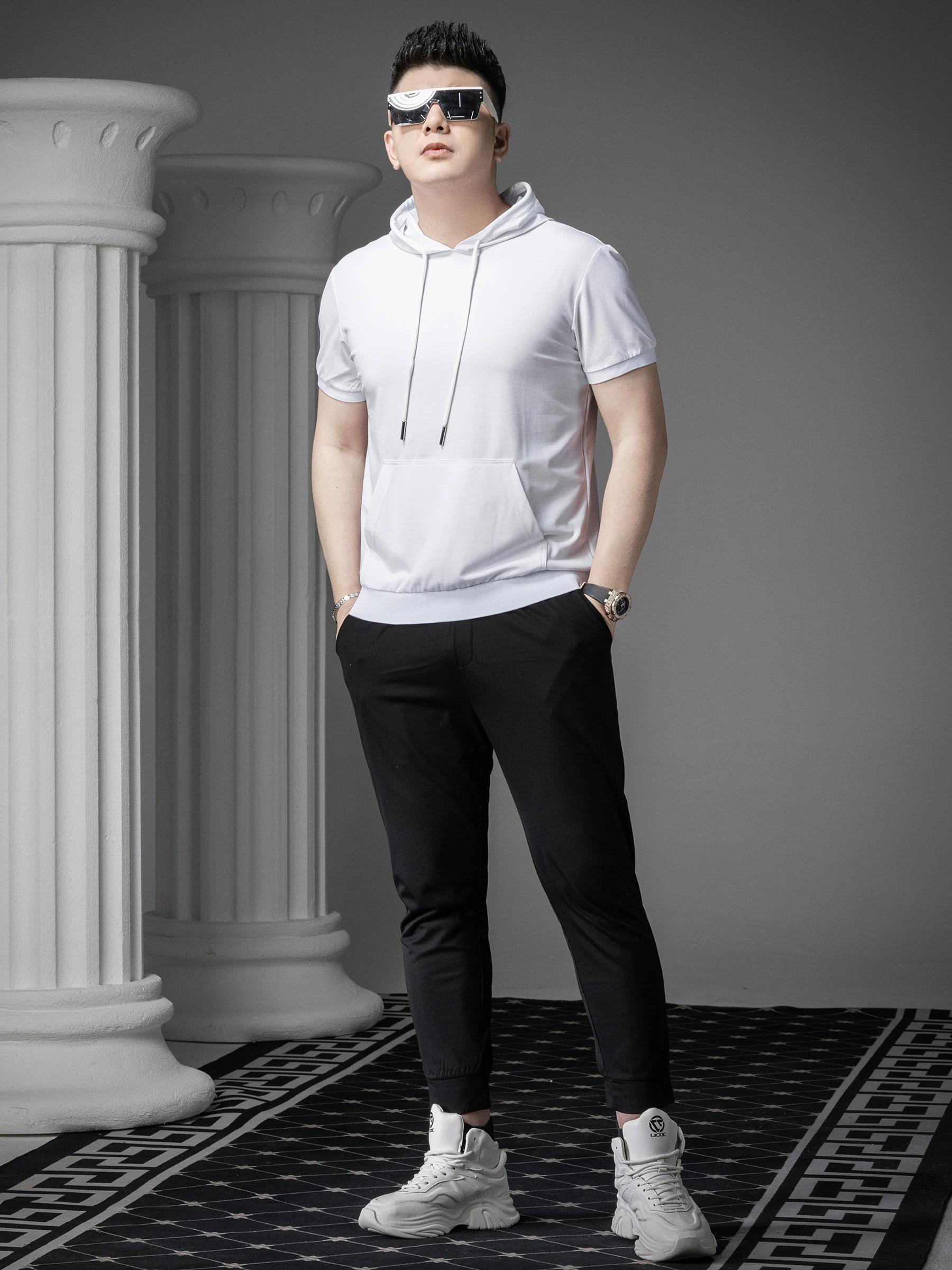 European Goods Solid Hood Short sleeve Hoodie Men s Trousers Two-piece Set 2025 Summer New Blazer Set Men L белый
European Goods Solid Hood Short sleeve Hoodie Men s Trousers Two-piece Set 2025 Summer New Blazer Set Men L белый