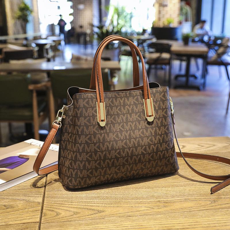 Новая женская сумка модная портативная сумка-ведро большой вместимости ретро с принтом букв женская на плечо через плечо темно-коричневого
Новая женская сумка модная портативная сумка-ведро большой вместимости ретро с принтом букв женская на плечо через плечо темно-коричневого