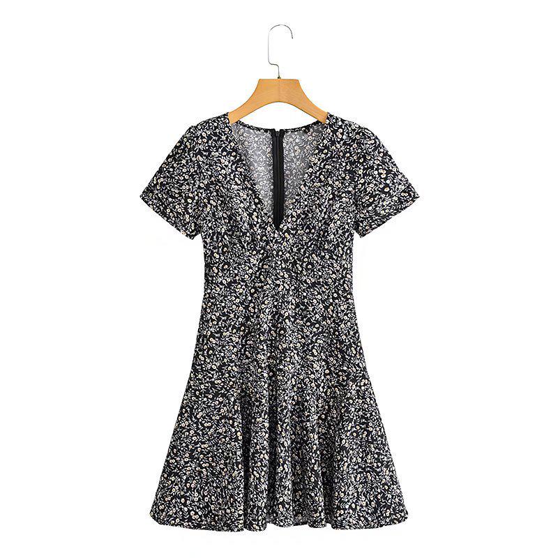 Женское мини-платье с цветочным принтом, V-образным вырезом, короткими рукавами, высокой талией, в европейском и американском стиле, модная летняя юбка Large чёрный
Женское мини-платье с цветочным принтом, V-образным вырезом, короткими рукавами, высокой талией, в европейском и американском стиле, модная летняя юбка Large чёрный