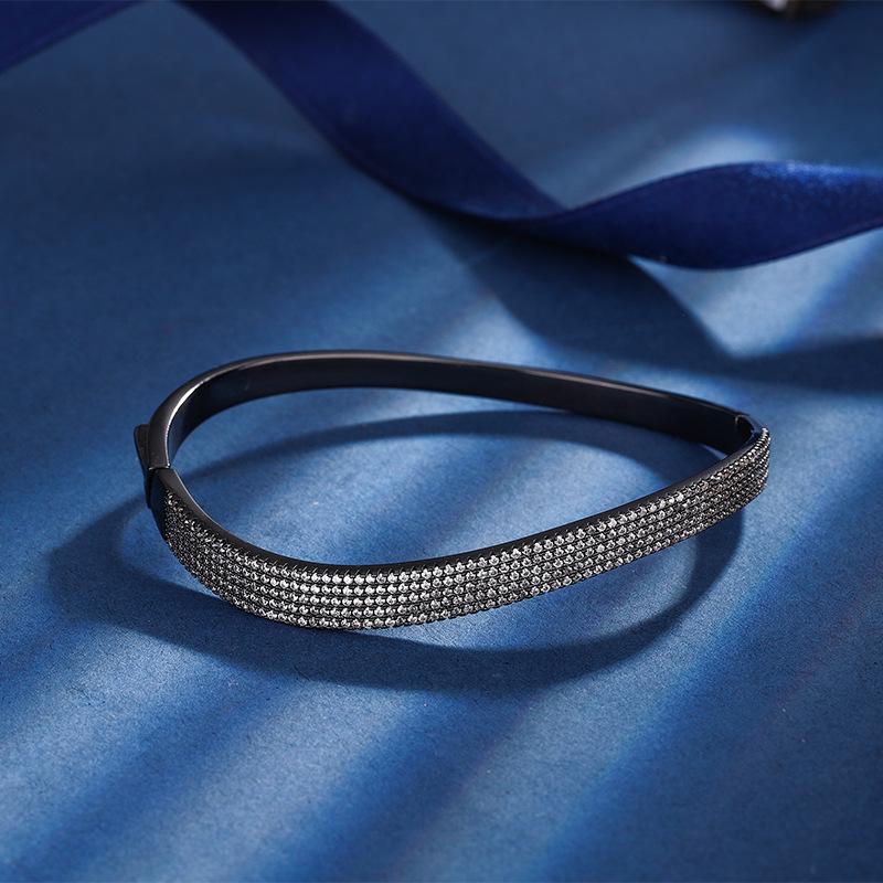 Цвет ювелирных изделий Золотой Ретро Простой Браслет Женский
Цвет ювелирных изделий Золотой Ретро Простой Браслет Женский