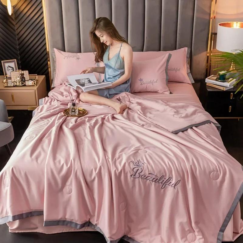 Summer Simple Ice Silk Quilt 2024 New Cooling Comforter Absorbs Body Heat Keep Cool Washable Lightweight Blanket for Hot Sleeper 150X200cm 1PC рожевий
Summer Simple Ice Silk Quilt 2024 New Cooling Comforter Absorbs Body Heat Keep Cool Washable Lightweight Blanket for Hot Sleeper 150X200cm 1PC рожевий