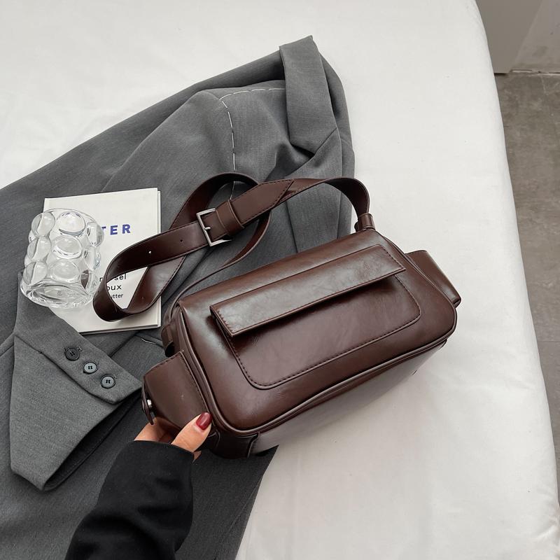 Женские кожаные сумки большой вместимости, простые, разноцветные, модные сумки через плечо, повседневные, с широким плечевым ремнем, женские сумки
Женские кожаные сумки большой вместимости, простые, разноцветные, модные сумки через плечо, повседневные, с широким плечевым ремнем, женские сумки