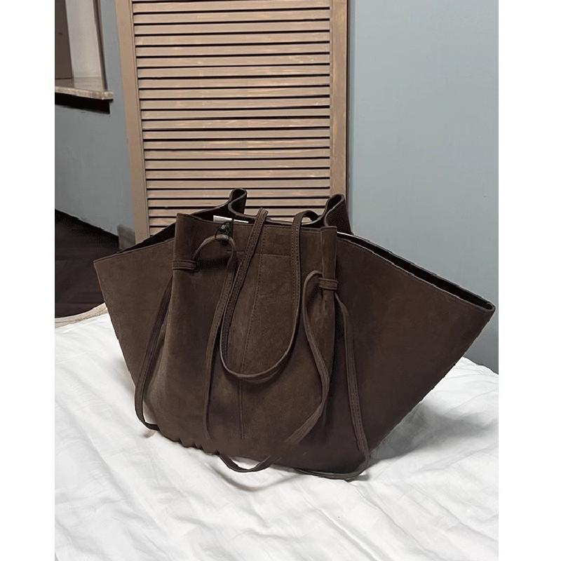 Faux Suede Sector Tote Bags For Women Luxury Designer Handbags And Purses 2026 New In Vintage Large Capacity Underarm Shoulder
Faux Suede Sector Tote Bags For Women Luxury Designer Handbags And Purses 2026 New In Vintage Large Capacity Underarm Shoulder