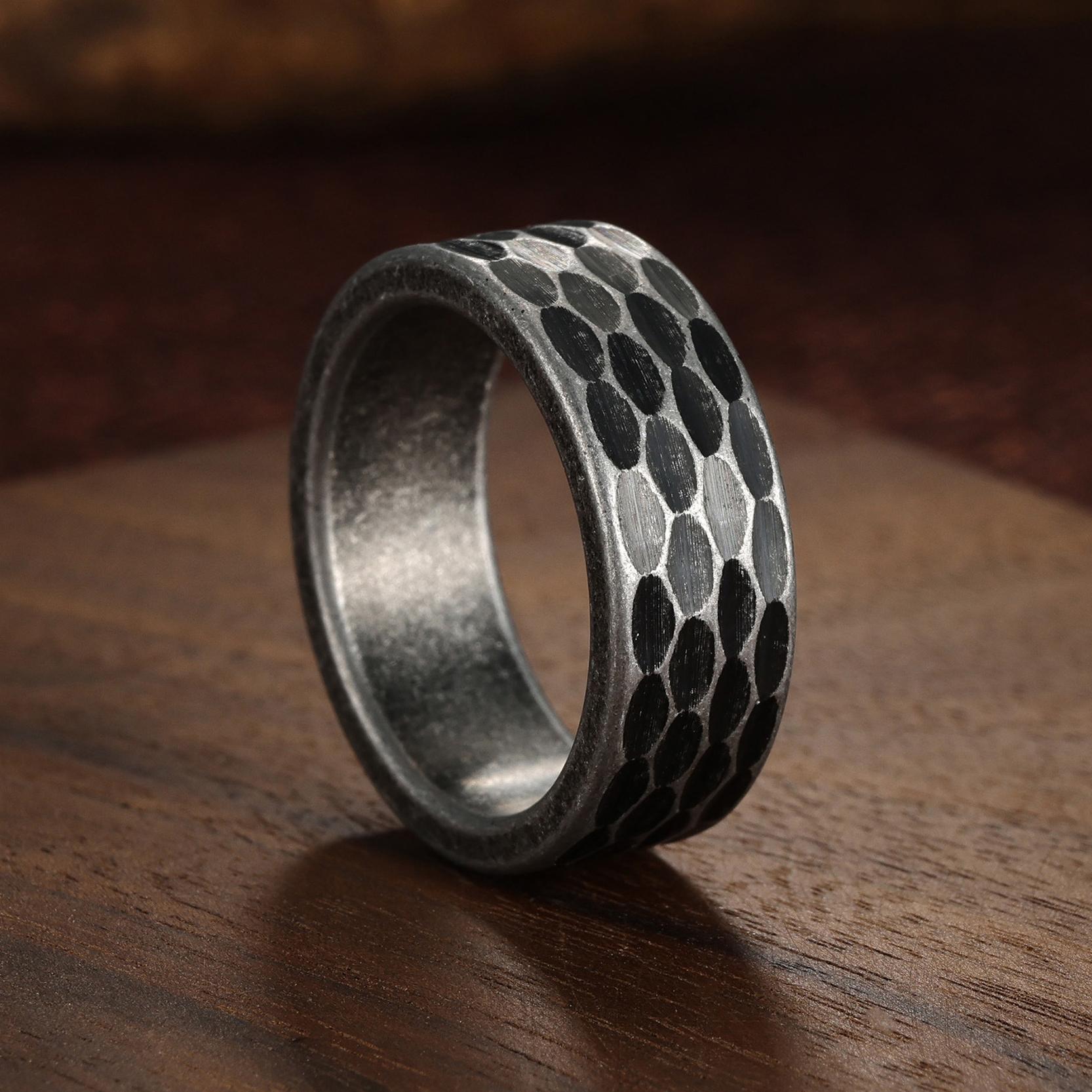 Винтажные кованые многогранные титановые кольца для мужчин и женщин, черное матовое кольцо из нержавеющей стали, свадебные помолвочные украшения, подарок 12
Винтажные кованые многогранные титановые кольца для мужчин и женщин, черное матовое кольцо из нержавеющей стали, свадебные помолвочные украшения, подарок 12