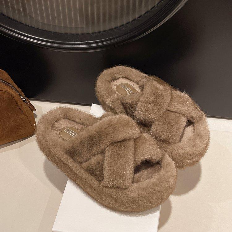 Mao Mao slippers women s outer wear 2025 autumn and winter new models go out thick-soled plush shoes fashionable foreign style home cotton mop 35 хаки
Mao Mao slippers women s outer wear 2025 autumn and winter new models go out thick-soled plush shoes fashionable foreign style home cotton mop 35 хаки