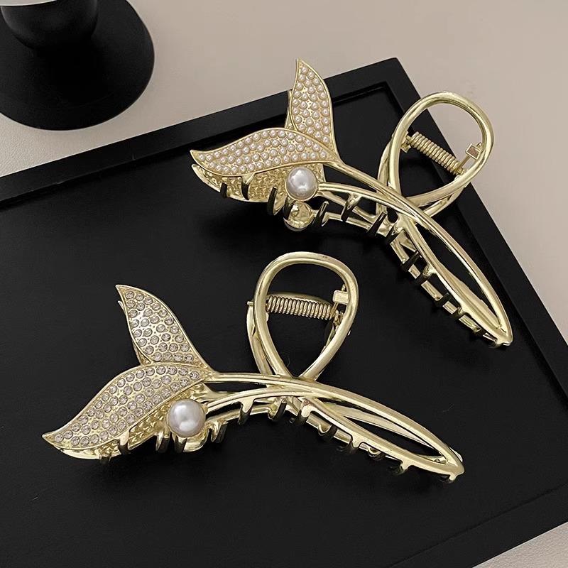 Temperament Full Diamond Metal Shark Hair Claw Clip - Extra Large Updo Headwear for Women Autumn/Winter.
Temperament Full Diamond Metal Shark Hair Claw Clip - Extra Large Updo Headwear for Women Autumn/Winter.
