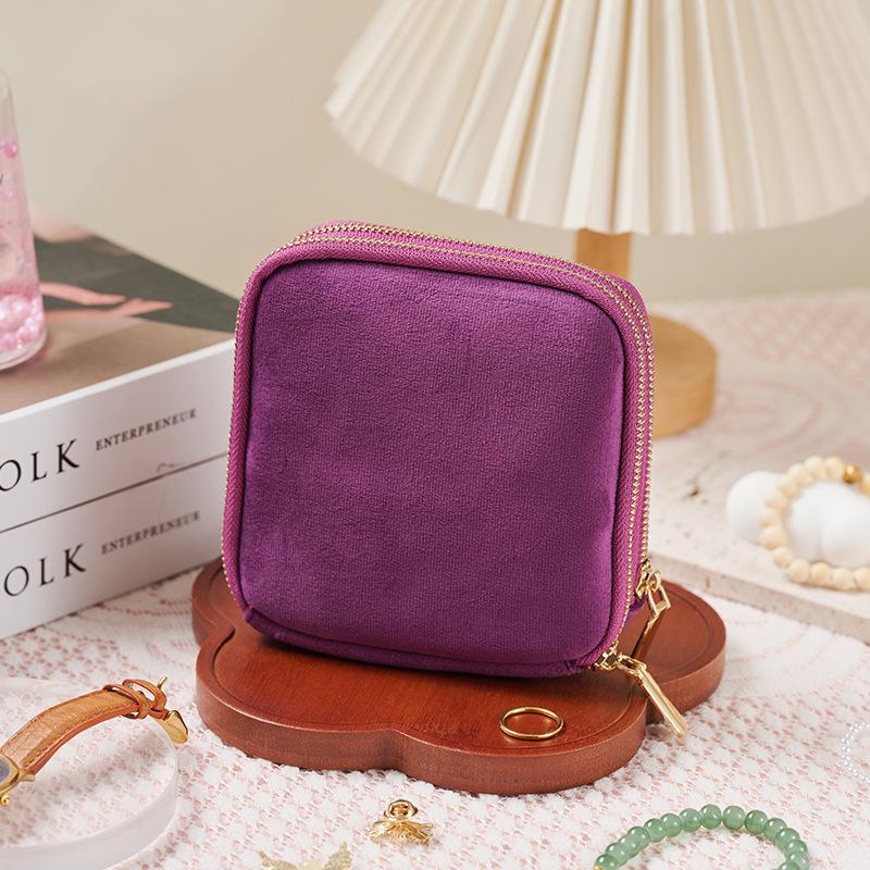 2026 New Velvet Jewelry Organizer Bag Portable Travel Mini Jewelry Roll Pouch for Earrings Rings Necklace Soft Clutch Bag
2026 New Velvet Jewelry Organizer Bag Portable Travel Mini Jewelry Roll Pouch for Earrings Rings Necklace Soft Clutch Bag