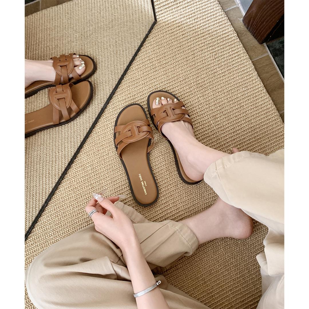 Cowhide pig nose slippers women s super soft beach vacation flat bottom cool slippers outer wear summer 35 коричневый
Cowhide pig nose slippers women s super soft beach vacation flat bottom cool slippers outer wear summer 35 коричневый