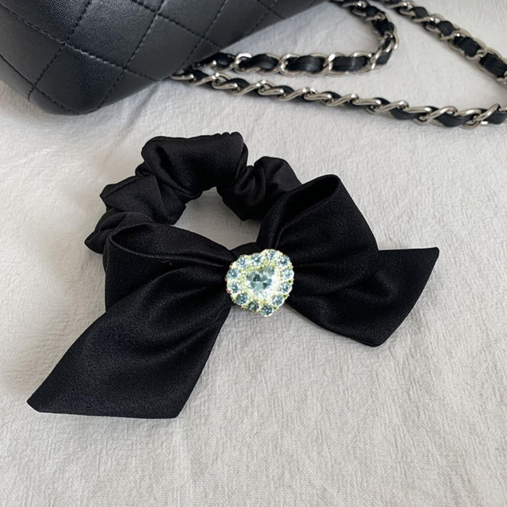 Solid Color Bowtie Hair Rope Rhinestones Elastic Hair Bands Elegant Ribbon Hair Rope Party чорний
Solid Color Bowtie Hair Rope Rhinestones Elastic Hair Bands Elegant Ribbon Hair Rope Party чорний