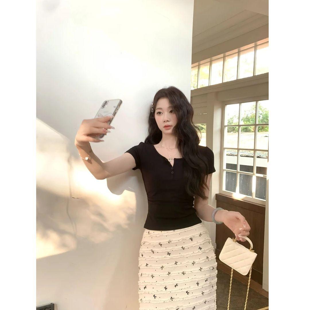 Pure desire style slim fit and thin comfortable top women s clothing summer 2025 new temperament versatile short-sleeved T-shirt S синій
Pure desire style slim fit and thin comfortable top women s clothing summer 2025 new temperament versatile short-sleeved T-shirt S синій