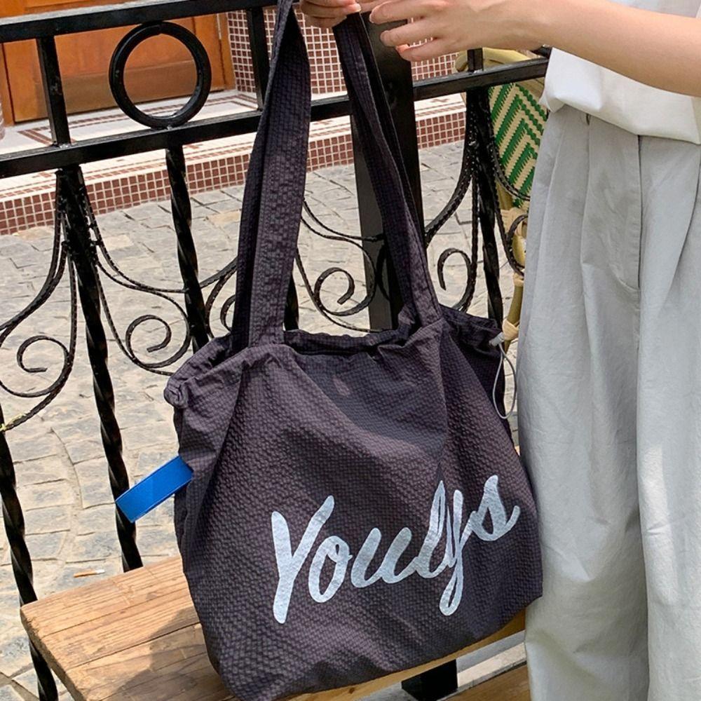 Korean Style Drawstring Tote Bag Large Capacity Letter Printed Handbag Nylon Shoulder Bag School жовтий
Korean Style Drawstring Tote Bag Large Capacity Letter Printed Handbag Nylon Shoulder Bag School жовтий