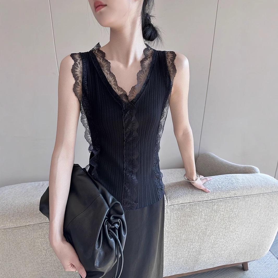 Elegant Black Lace Sleeveless Knit Camisole - Women s High-End Spring 2025 Fashion Top One Size (up to 125 lbs)
Elegant Black Lace Sleeveless Knit Camisole - Women s High-End Spring 2025 Fashion Top One Size (up to 125 lbs)