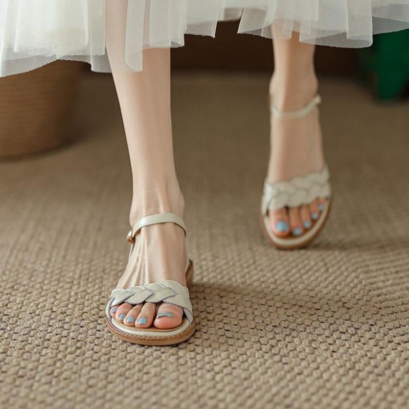 Мода 2025 Новые летние босоножки с открытым носком на низком каблуке с плетеной линией, на пуговице, пляжные, с линией, сандалии, плоские, из мягкой кожи, ретро, римские, женские 35 бежевый
Мода 2025 Новые летние босоножки с открытым носком на низком каблуке с плетеной линией, на пуговице, пляжные, с линией, сандалии, плоские, из мягкой кожи, ретро, римские, женские 35 бежевый