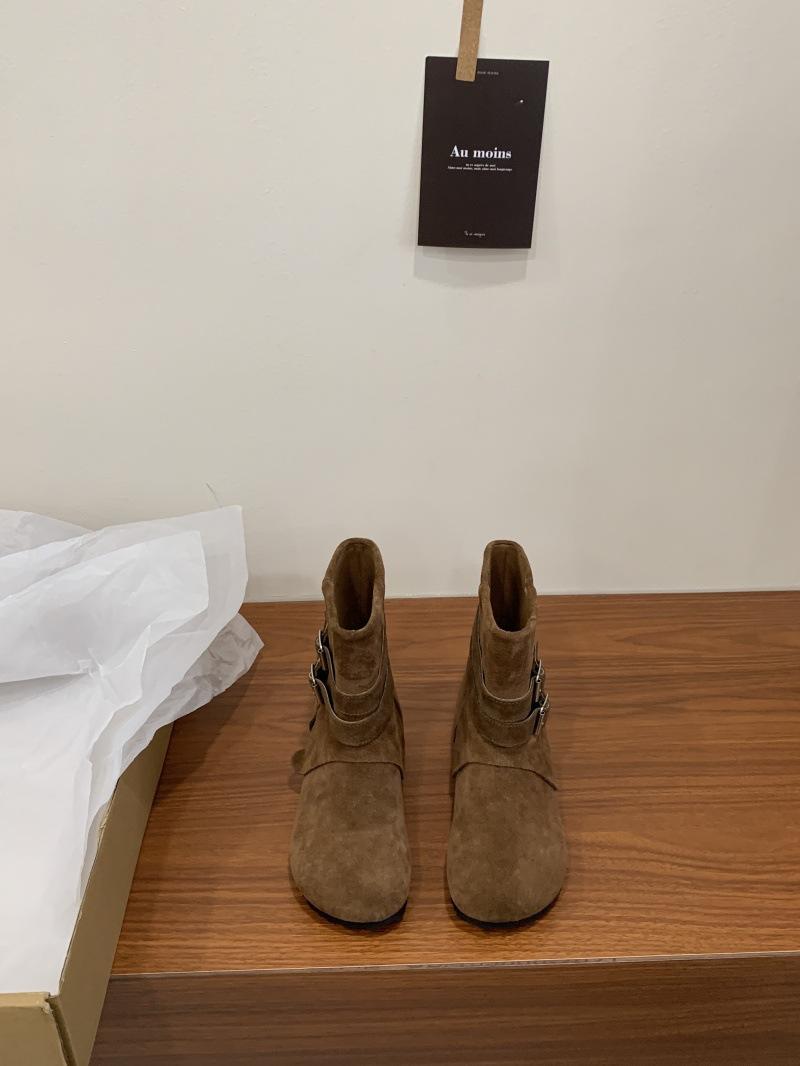 2025 autumn and winter new retro inner height-increasing short boots women s round head soft-soled stacking boots short western cowboy boots 39
2025 autumn and winter new retro inner height-increasing short boots women s round head soft-soled stacking boots short western cowboy boots 39