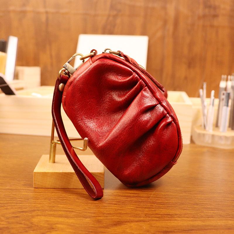 New Retro Wrinkle Bag for Women, Multi Functional Handbag for Students, Small Leather Change Bag, Red Envelope бордовий
New Retro Wrinkle Bag for Women, Multi Functional Handbag for Students, Small Leather Change Bag, Red Envelope бордовий