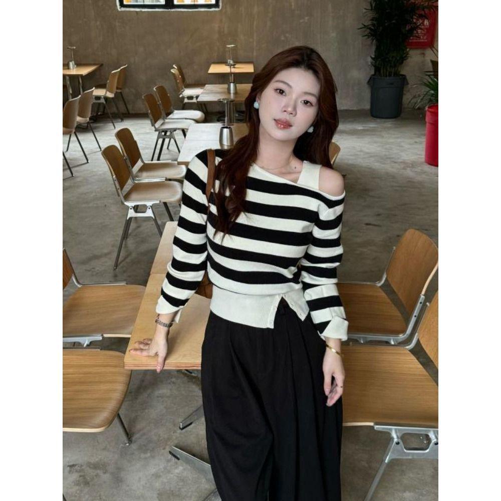 Korean Chic One-Shoulder Striped Knitted Sweater - Women s Slimming Autumn/Winter Top One Size темно-сірий
Korean Chic One-Shoulder Striped Knitted Sweater - Women s Slimming Autumn/Winter Top One Size темно-сірий