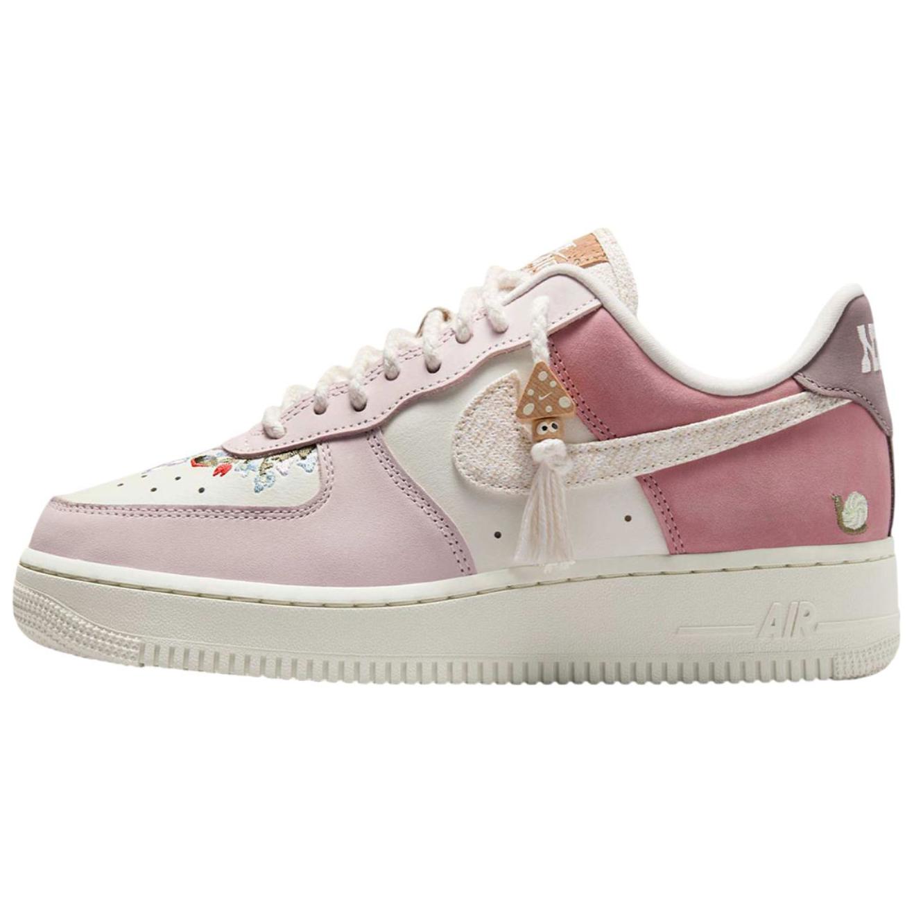 Nike Air Force 1 Low Mushroom Women s Sneakers IB8874-111 38.5
Nike Air Force 1 Low Mushroom Women s Sneakers IB8874-111 38.5