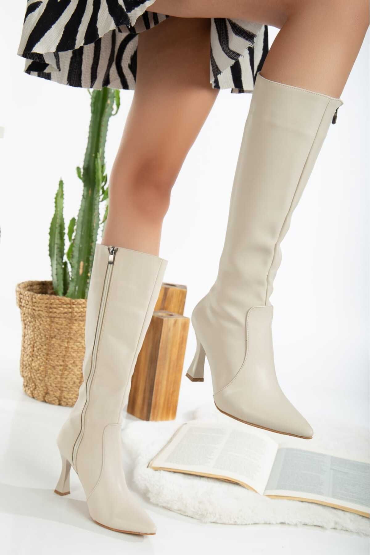 Women Modern Stylish Fashion Boots Boots Faux Leather Reave Leather Thin Heel Boots Zipper 39
Women Modern Stylish Fashion Boots Boots Faux Leather Reave Leather Thin Heel Boots Zipper 39