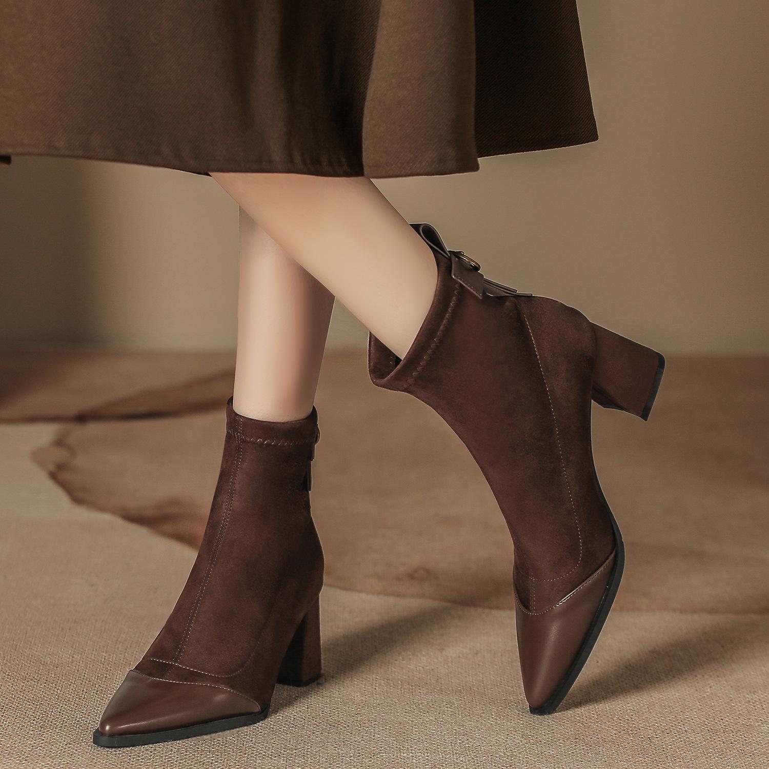 Autumn and winter new elastic thin boots thick heel suede splicing short boots medium tube women s black thin low tube boots pointed 35 чёрный
Autumn and winter new elastic thin boots thick heel suede splicing short boots medium tube women s black thin low tube boots pointed 35 чёрный