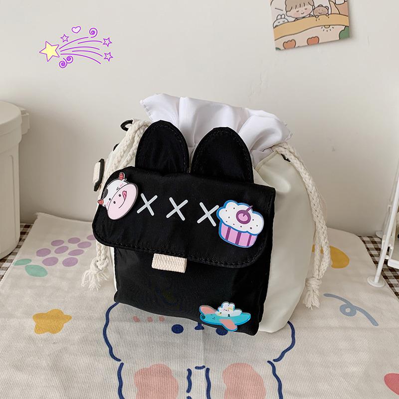 Nylon messenger bag women s 2024 autumn new, trendy bucket bag lightweight shoulder small satchel drawstring canvas bag чёрный
Nylon messenger bag women s 2024 autumn new, trendy bucket bag lightweight shoulder small satchel drawstring canvas bag чёрный