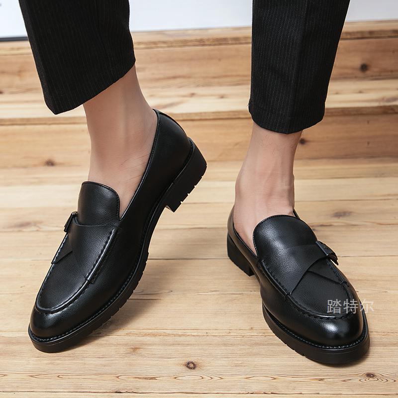 2025 men s shoes spring and autumn business dress leather shoes personalized office pointed foot cover men s leather shoes 44 коричневий
2025 men s shoes spring and autumn business dress leather shoes personalized office pointed foot cover men s leather shoes 44 коричневий