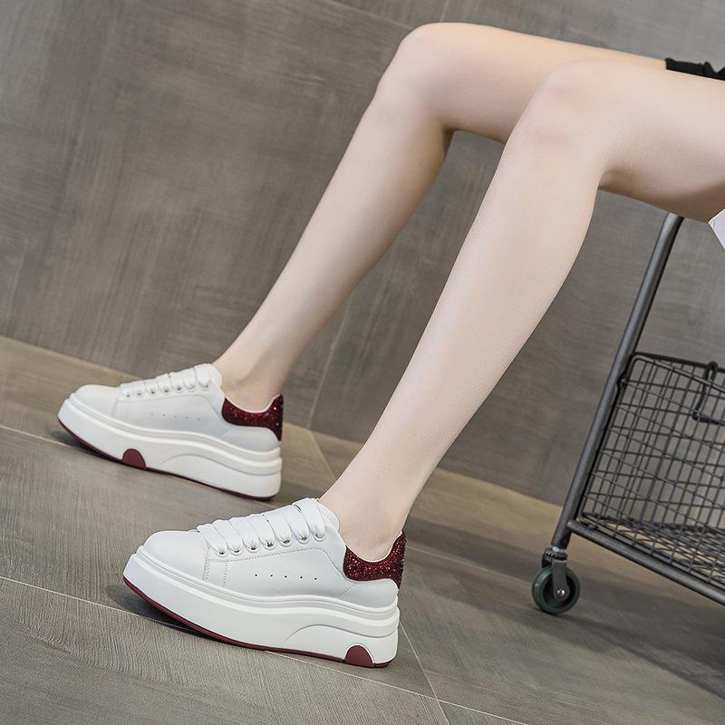 Love platform white shoes women s casual fashion versatile low-top board shoes women s trendy shoes 34
Love platform white shoes women s casual fashion versatile low-top board shoes women s trendy shoes 34